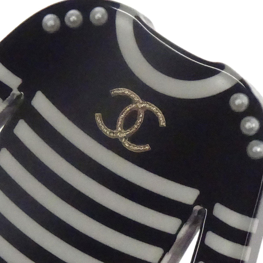 Chanel Brooch Pin Black Sweater 18A