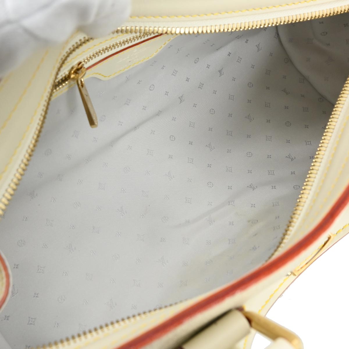 Louis Vuitton White Suhali Epanoui PM Handbag M91850