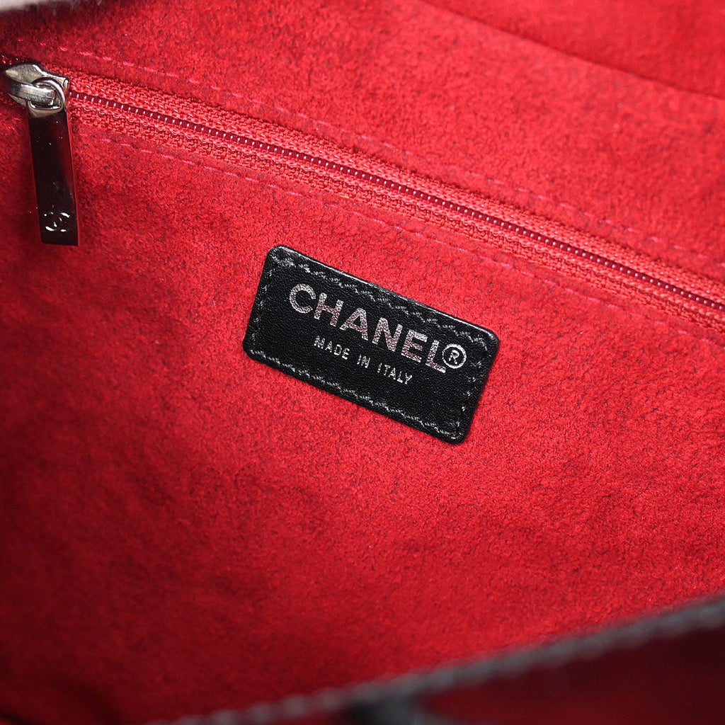 Chanel 2002-2003 Black Patent Leather Choco Bar Handbag