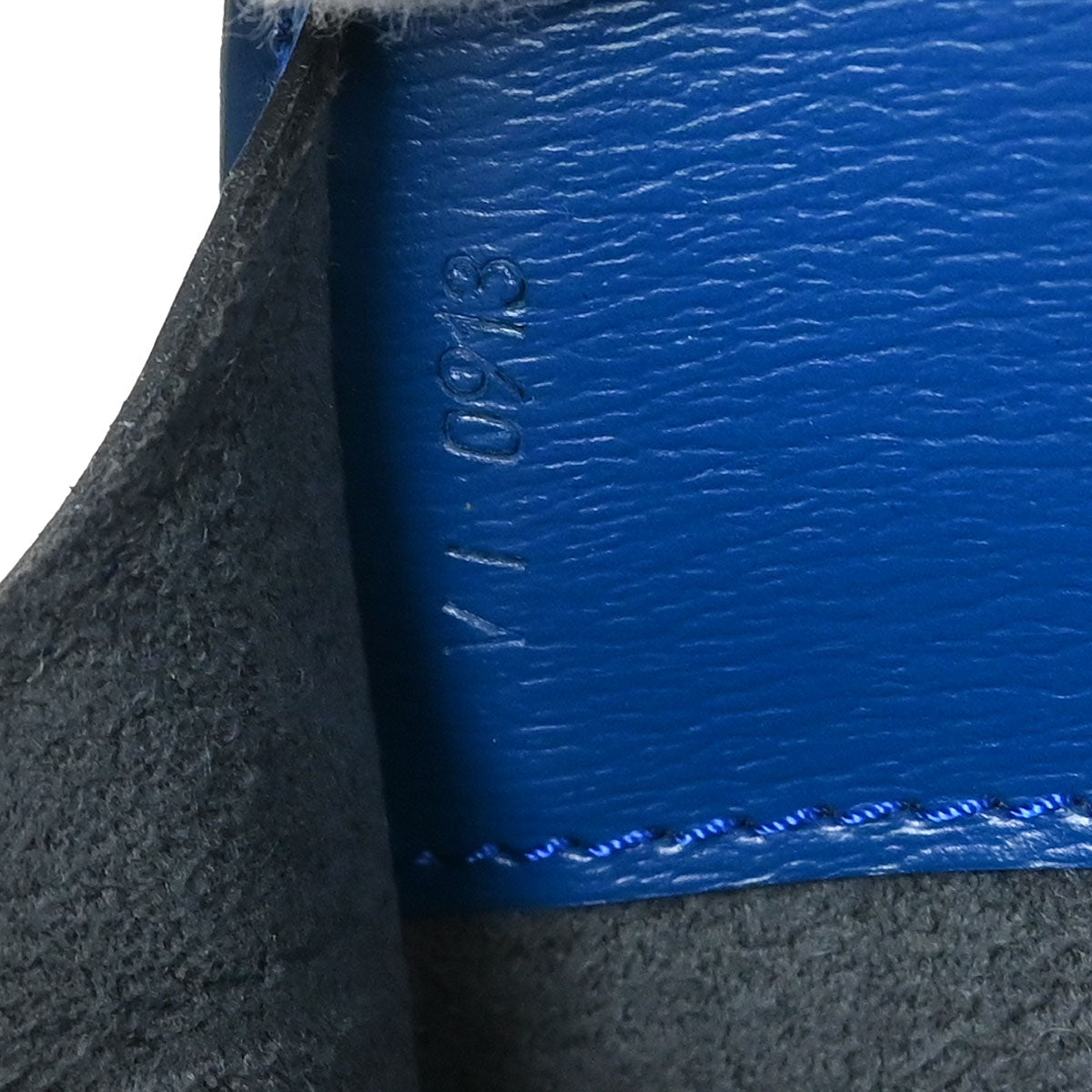 Louis Vuitton 1993 Blue Epi Cluny Shoulder Bag M52255