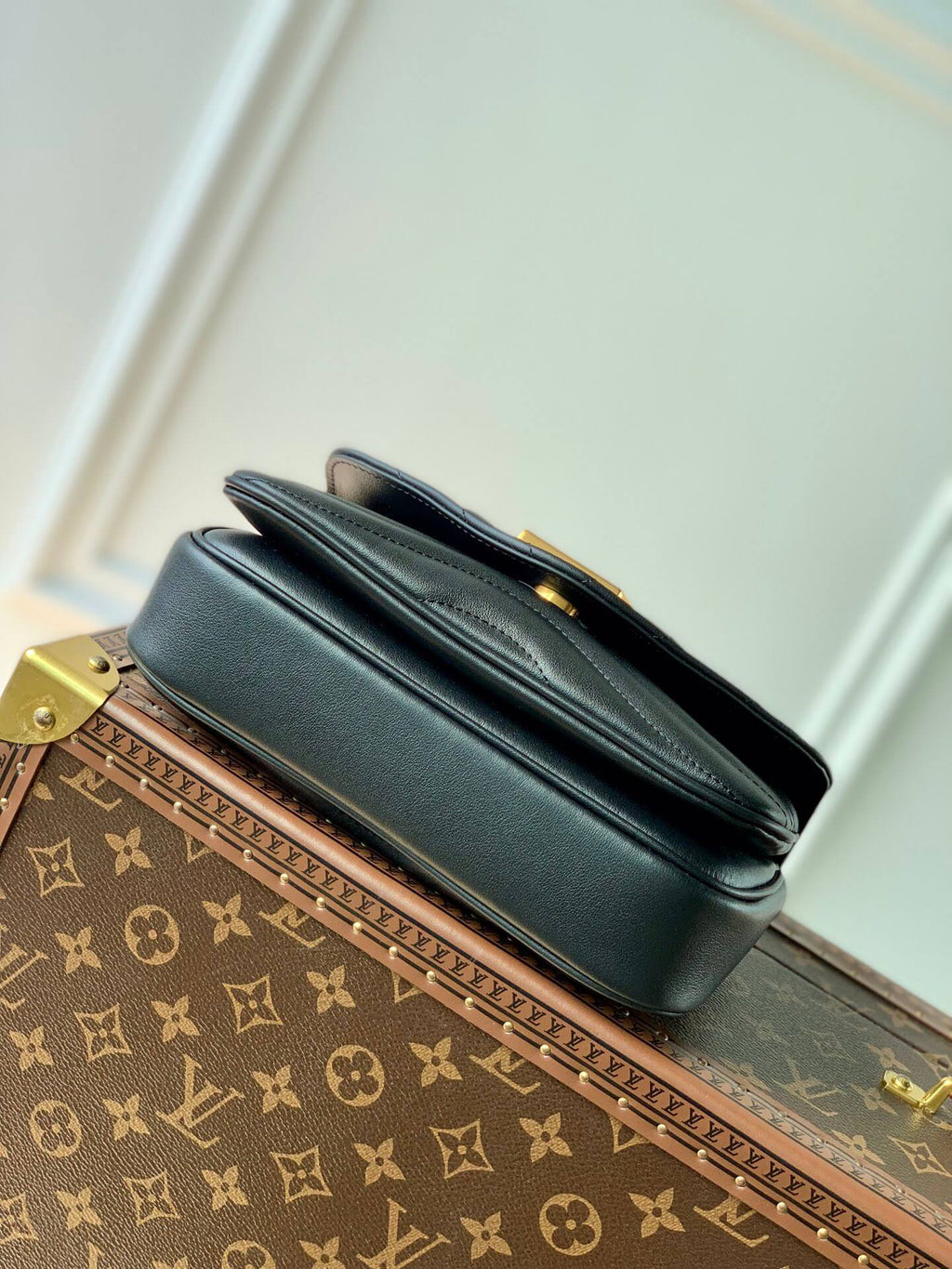 M20687 New Wave black 21cm COWHIDE REAL LEATHER