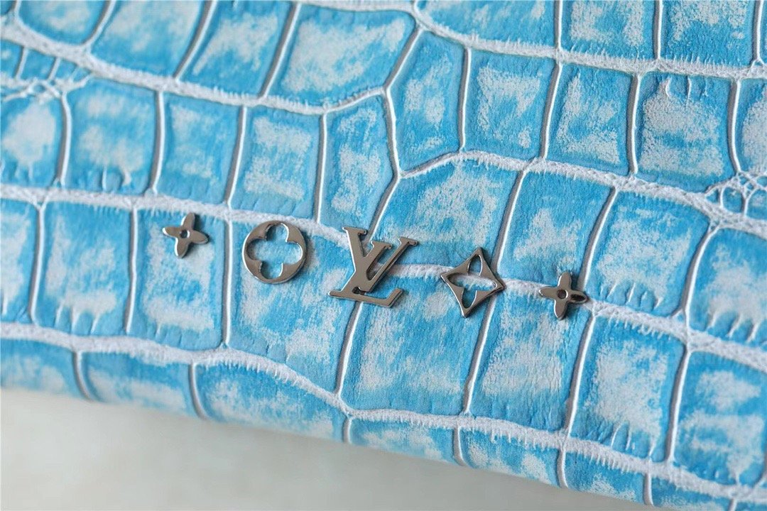 Louis Vuitton Coussin PM High Shiny Alligator Light Blue For Women,  Shoulder And Crossbody Bags 10.2n/26cm Louis VuittonÃƒâ€šÃ‚Â 