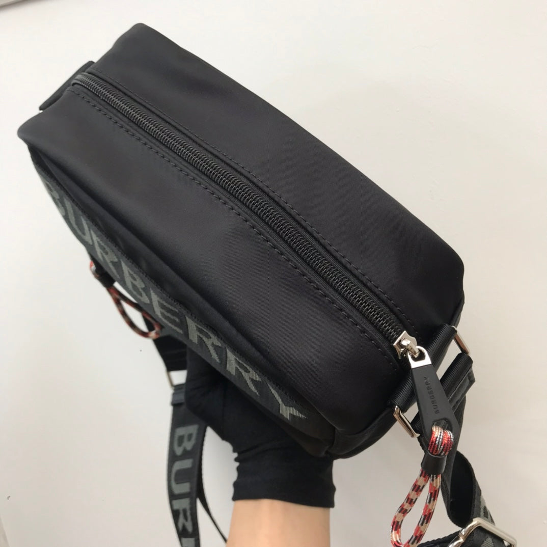 Logo Detail Nylon Crossbody Bag Black For Men, Bags 8.7in/22cm