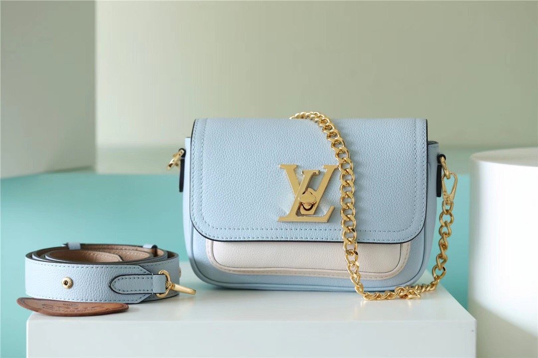Louis Vuitton Lockme Tender Light Blue For Women, WomenÃƒÂ¢Ã¢â€šÂ¬Ã¢â€žÂ¢s Handbags, Shoulder And Crossbody Bags 7.5in/19cm Louis Vuitton