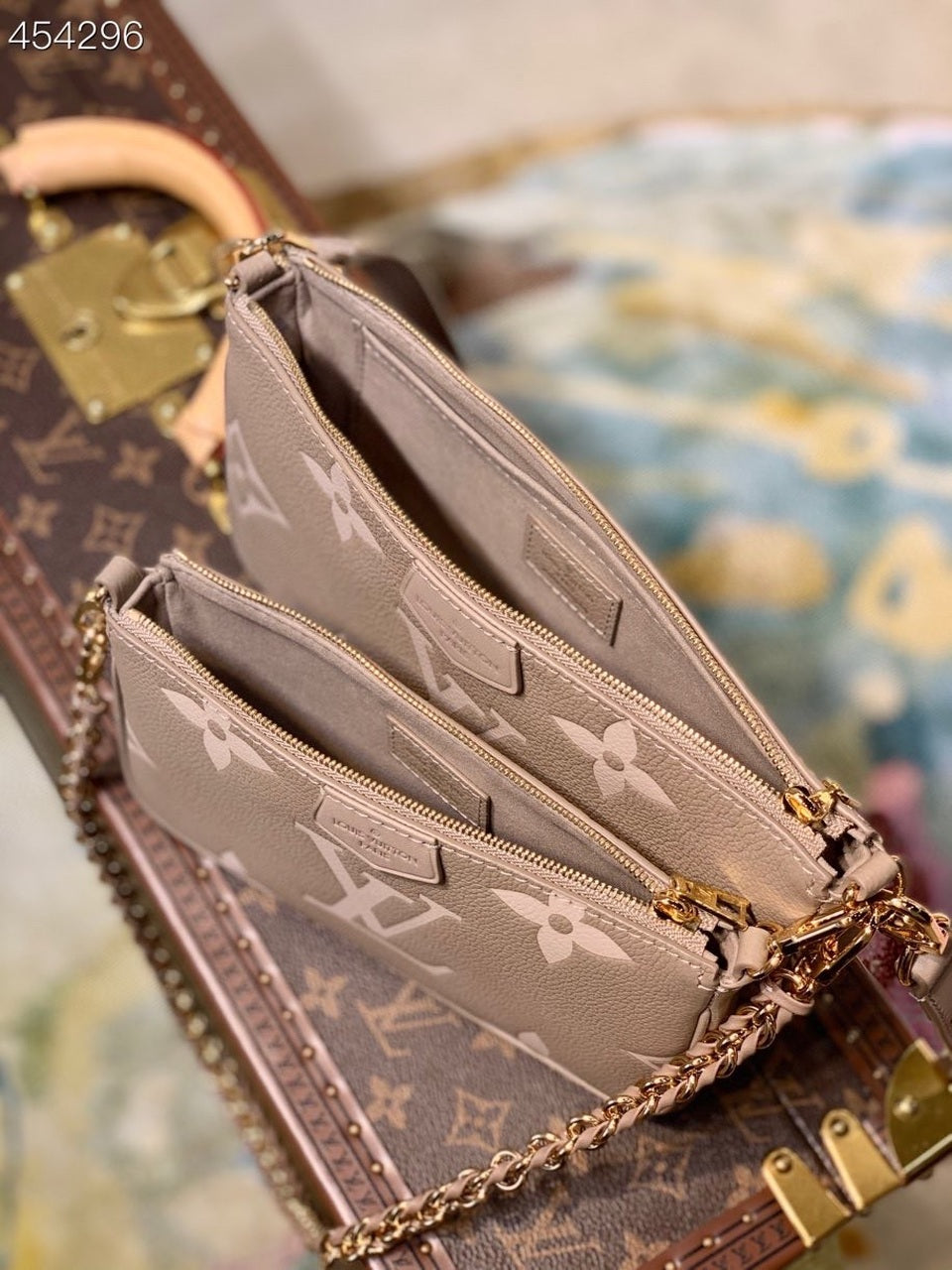 Louis Vuitton Multi Pochette AcGLAMIssoires Monogram Empreinte Tourterelle Beige/Cream For Women,  Shoulder And Crossbody Bags 9.8in/25cm Louis Vuitton