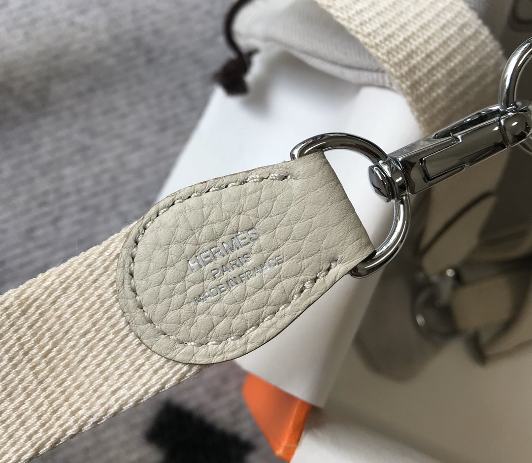 Evelyne 16 Amazone Bag Beige With SiLouis Vuittoner-Toned Hardware For Women, Shoulder And Crossbody Bags 6.3in/16cm