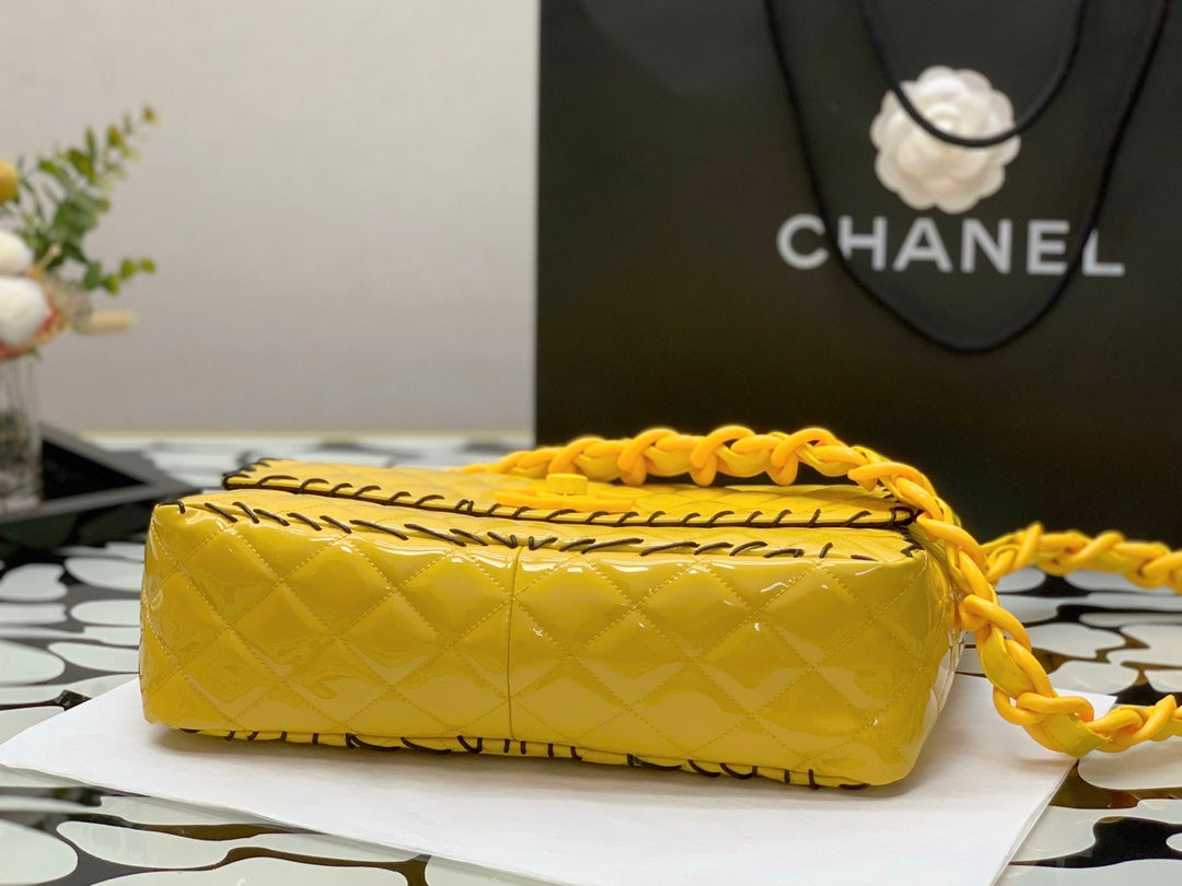 Chanelouis Vuittoninyl Classic Yellow Shoulder bag For Women 29cm/11.5in