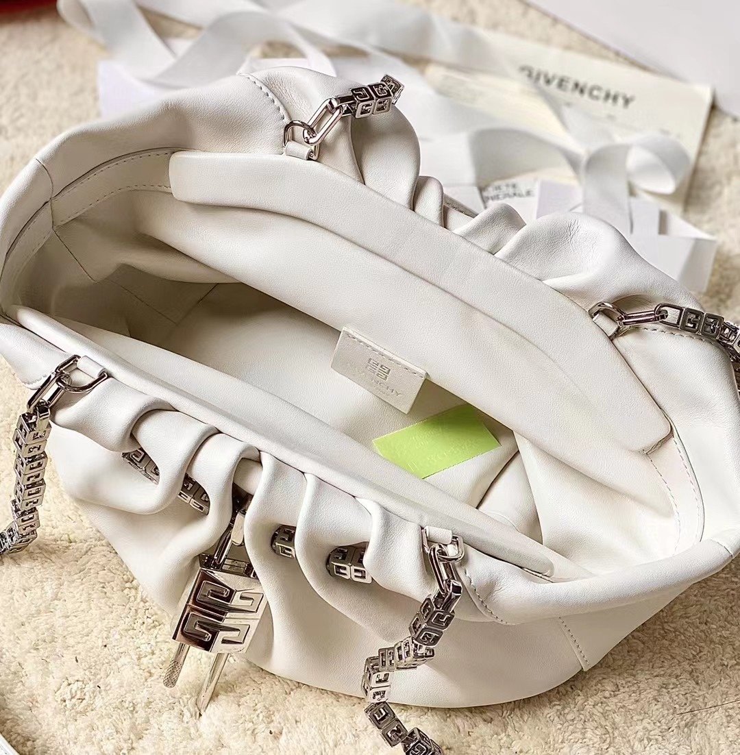 gv Small Kenny Bag Ivory For Women, Handbags, Shoulder Bags 12.6in/32cm GLAMI50MJB1DM-105
