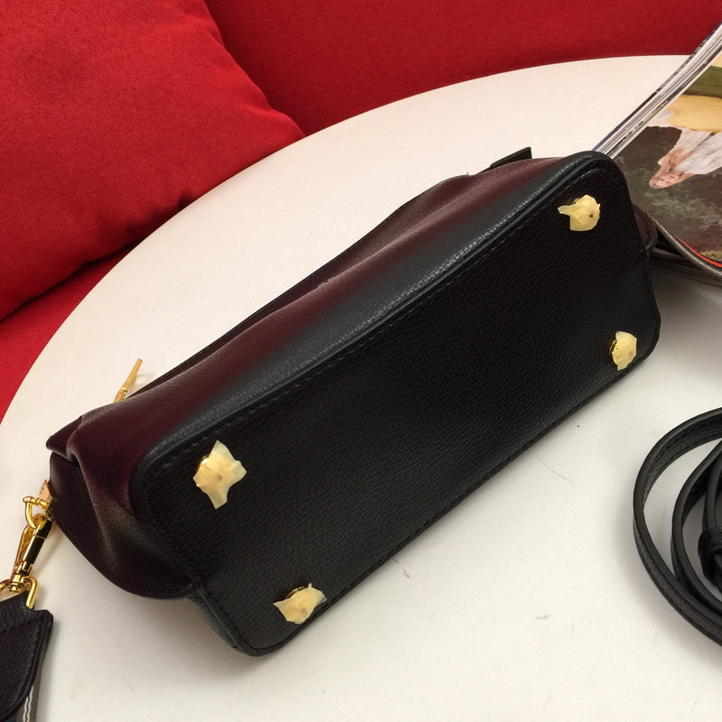 Barnes-Bags - Prada Bags - 964