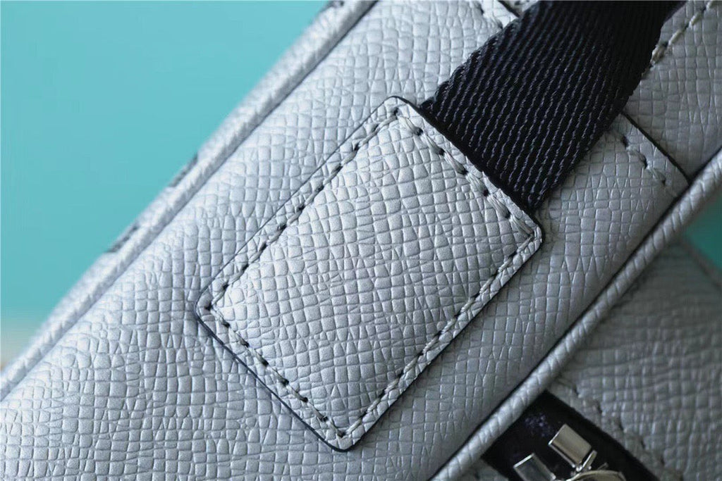 Louis Vuitton Outdoor Messenger Bag Monogram/Taiga Gunmetal Grey For Men, Bags, Shoulder And Crossbody Bags 10.2in/26cm Louis Vuitton M30830