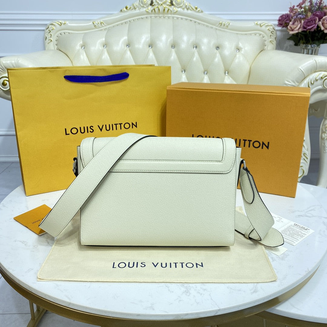 Louis Vuitton New GlamIap Messenger Bag Taiga White For Men, Bags, Shoulder And Crossbody Bags 11.1in/28.3cm Louis VuittonÃƒâ€šÃ‚Â 