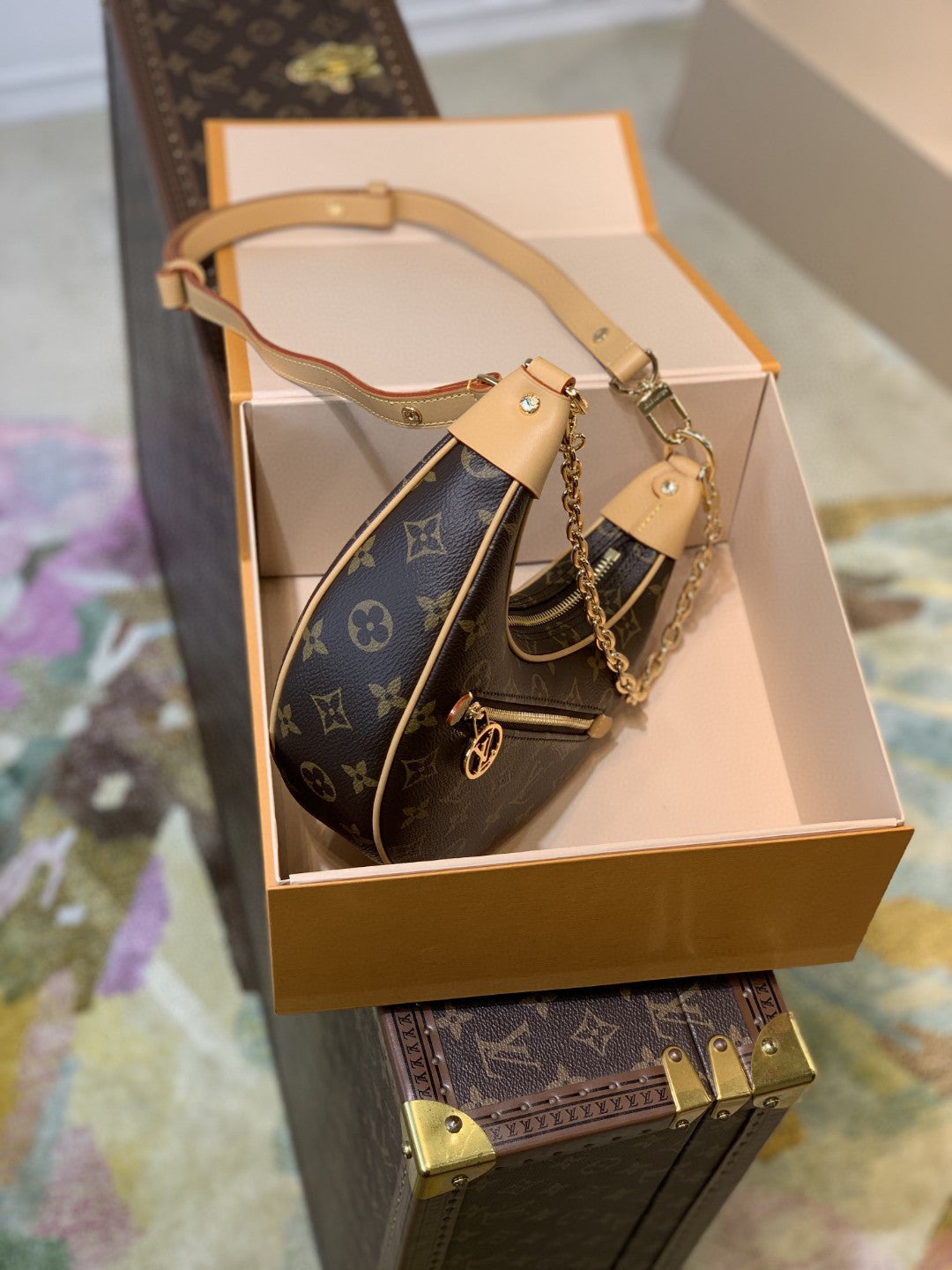 Louis Vuitton Loop Monogram Canvas By Nicolas Ghesquiere For The Cruise Collection,  Shoulder And Crossbody Bags 9.1in/23cm Louis Vuitton M81098