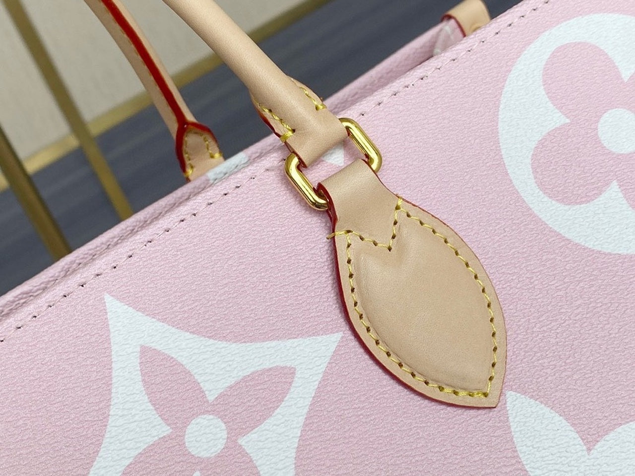 Louis Vuitton OnTheGo GM Monogram Giant Canvas Light Pink For Women,  Tote Bags 16.1in/41cm Louis Vuitton M57641