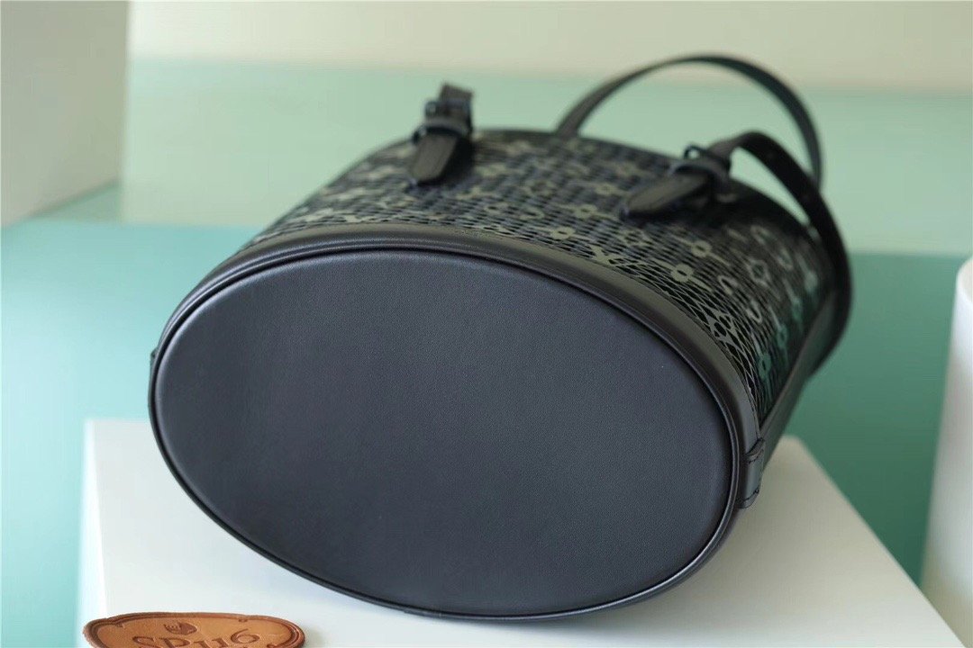 Louis Vuitton Bucket PM Monogram LaBy Nicolas Ghesquiere Black For Women,  Shoulder And Crossbody Bags 26cm/10.2in Louis Vuitton M20352