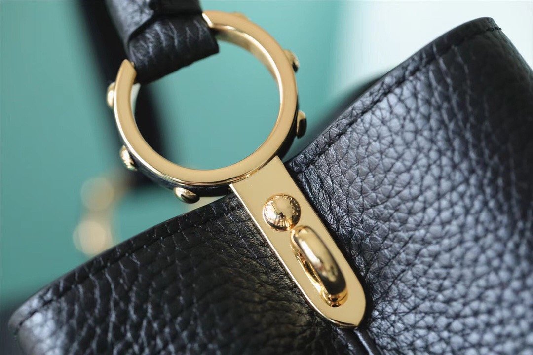 Louis Vuitton Capucines Taurillon Black For Women,  Shoulder And Crossbody Bags 26cm/10.6in Louis Vuitton