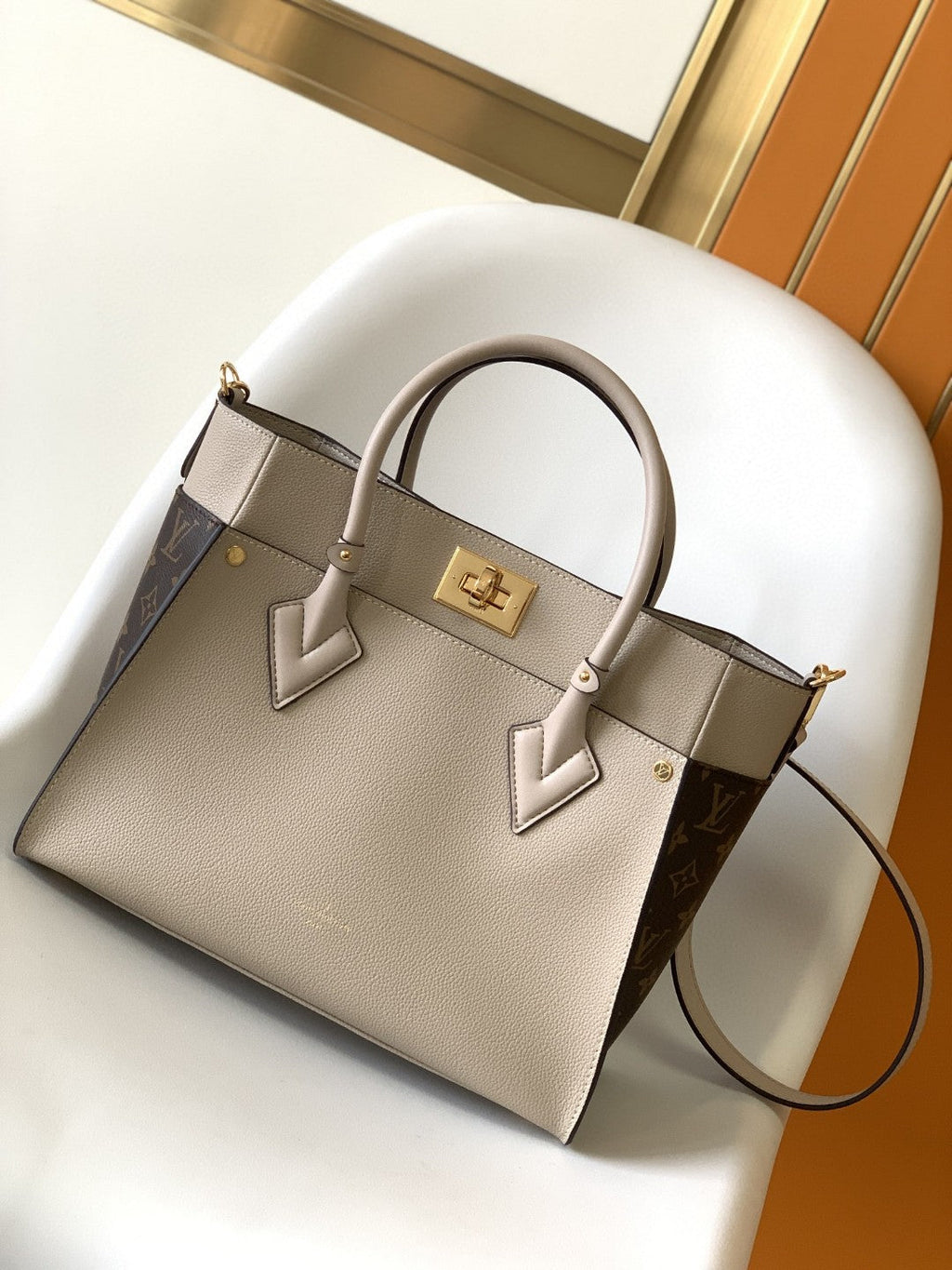 Louis Vuitton On My Side MM Tote Bag Monogram Canvas Greige For Women,  Shoulder Bags 12in/31cm Louis Vuitton M58485