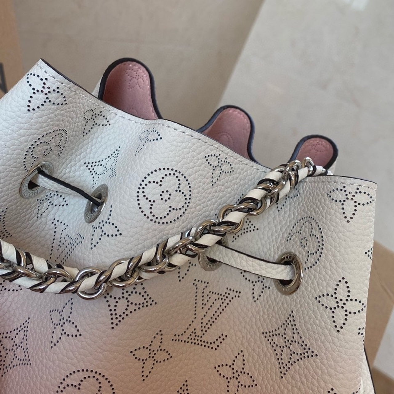 Louis Vuitton Bella Bucket Bag Pink For Women,  Shoulder And Crossbody Bags 7.5in/19cm Louis Vuitton M57855