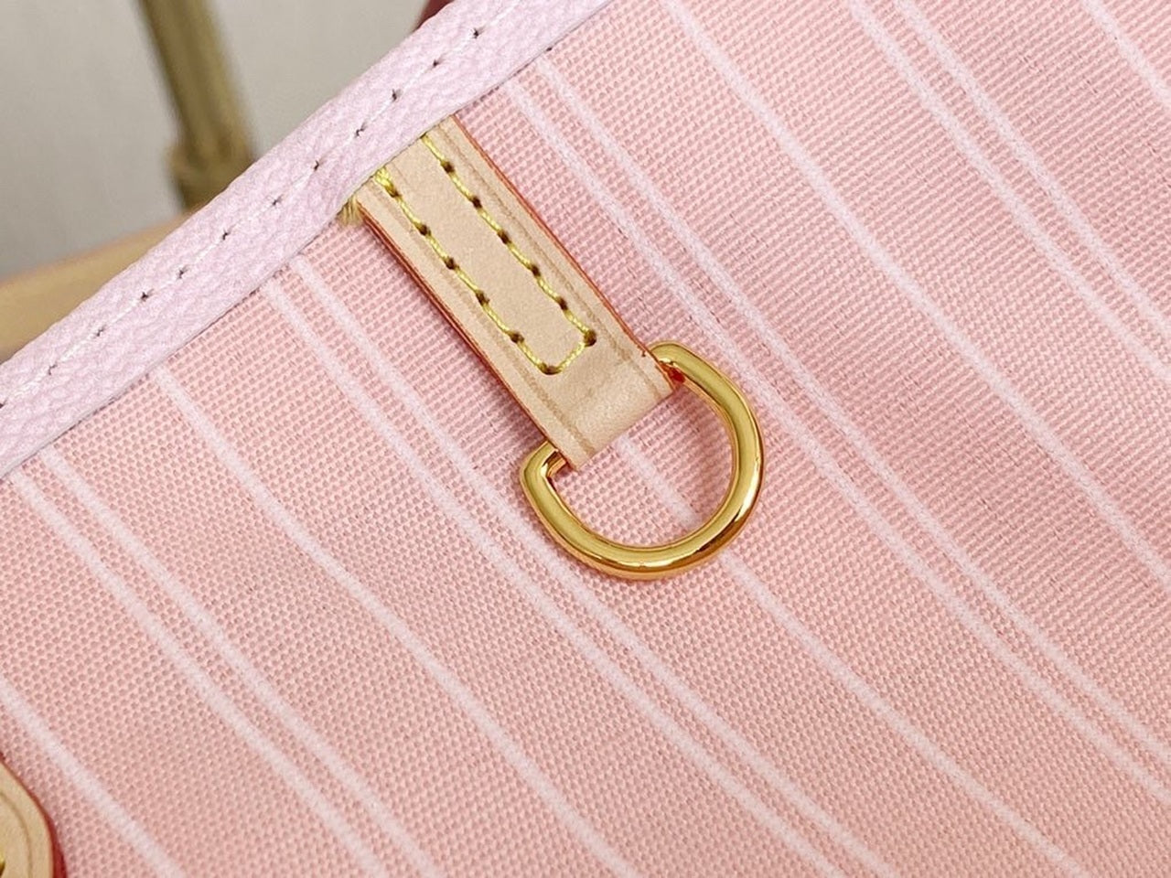 Louis Vuitton OnTheGo GM Monogram Giant Canvas Light Pink For Women,  Tote Bags 16.1in/41cm Louis Vuitton M57641