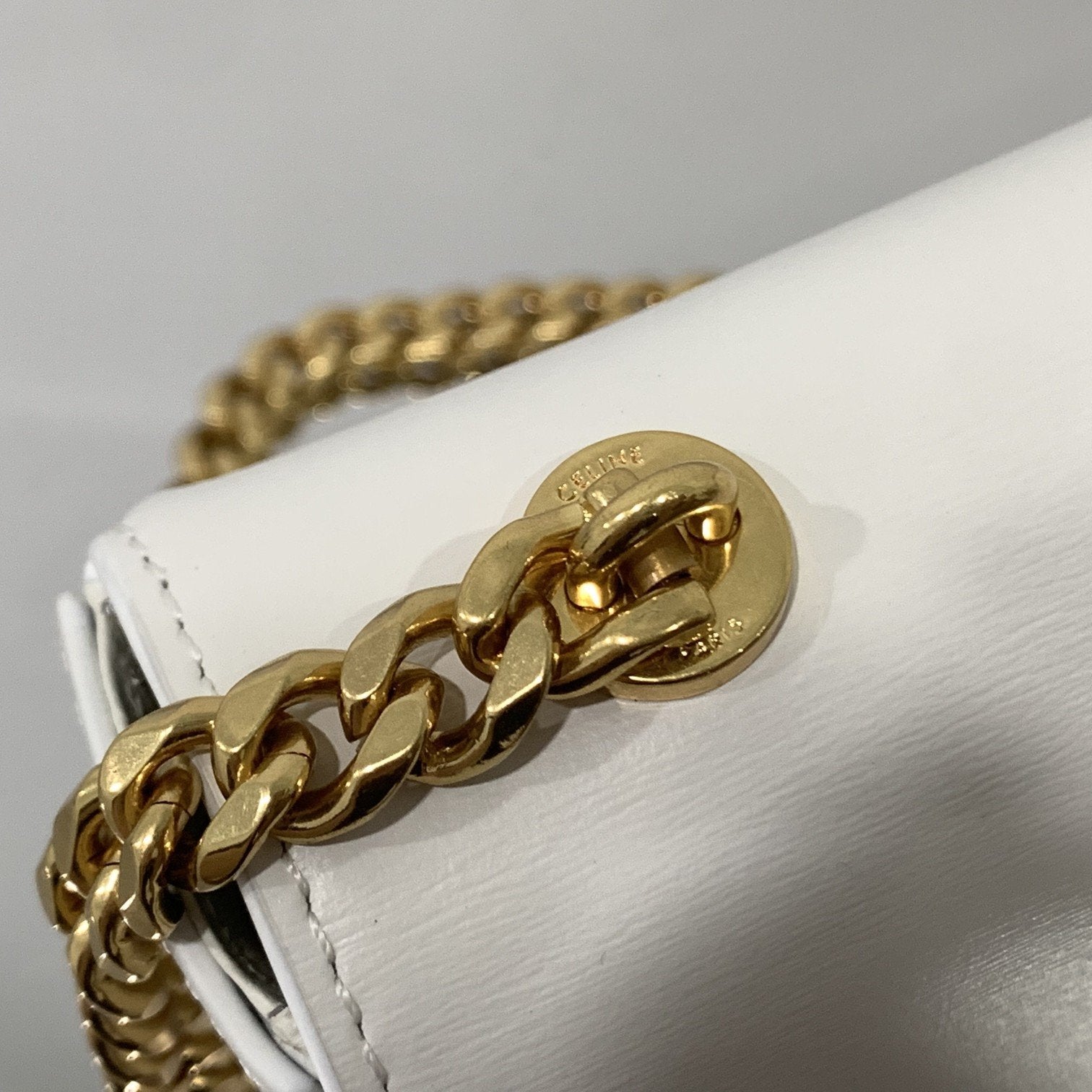 Chain Shoulder Bag Cuir Triomphe White For Women 7.9in/20cm