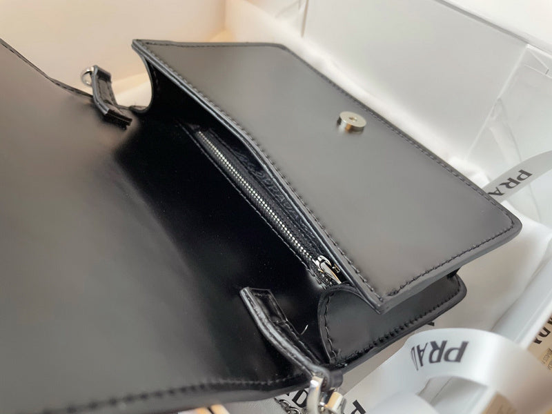 Barnes-Bags - Prada Bags - 946