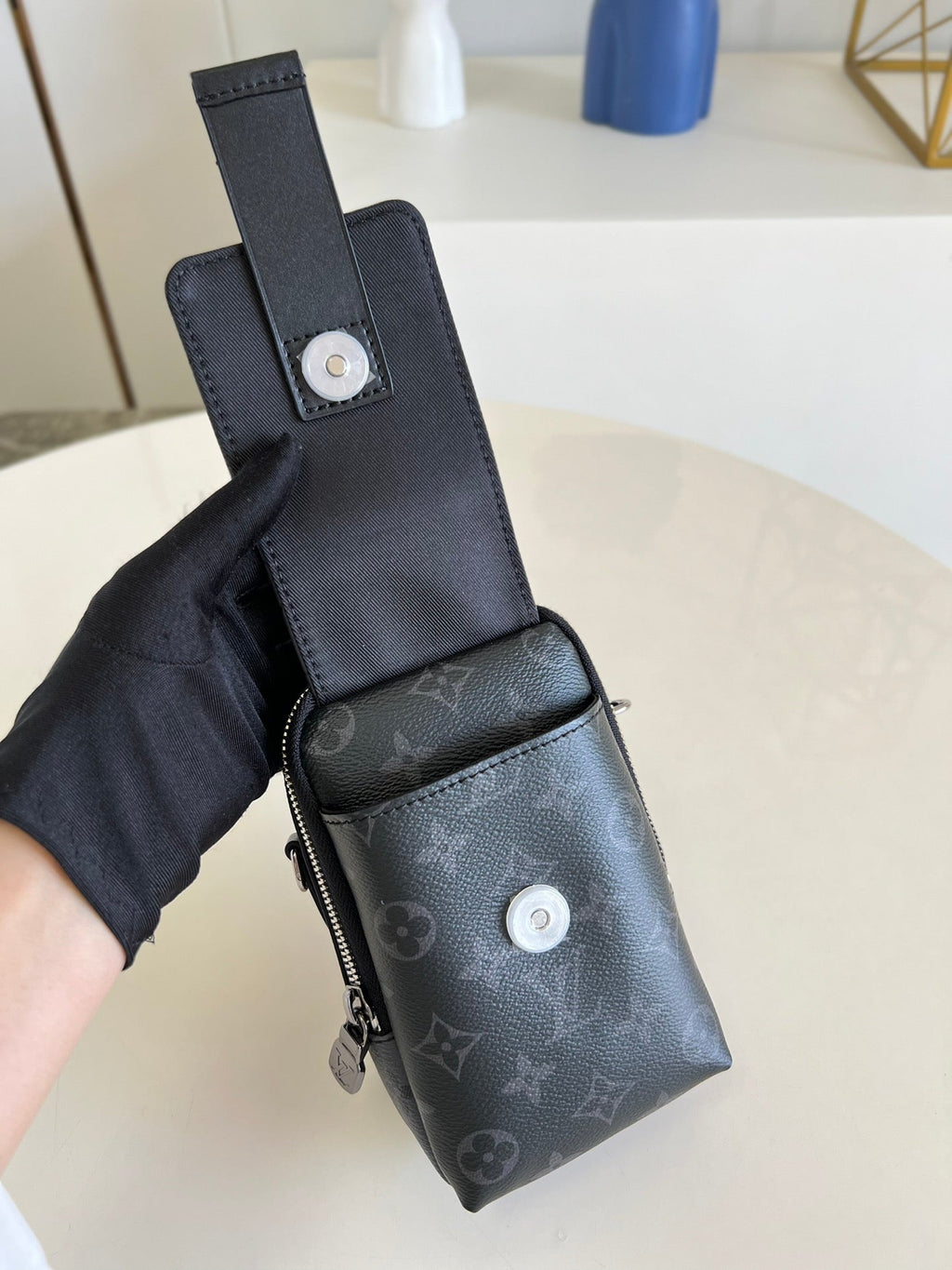 Louis Vuitton Double Phone Pouch Monogram Eclipse Reverse Canvas For Men, Bags, Crossbody Bags 7.1in/18cm Louis Vuitton M81321