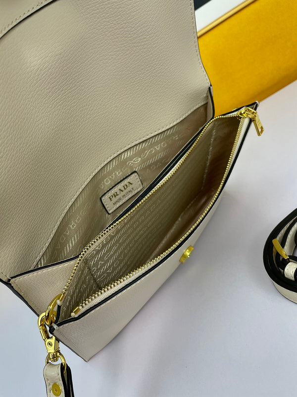 Barnes-Bags - Prada Bags - 876
