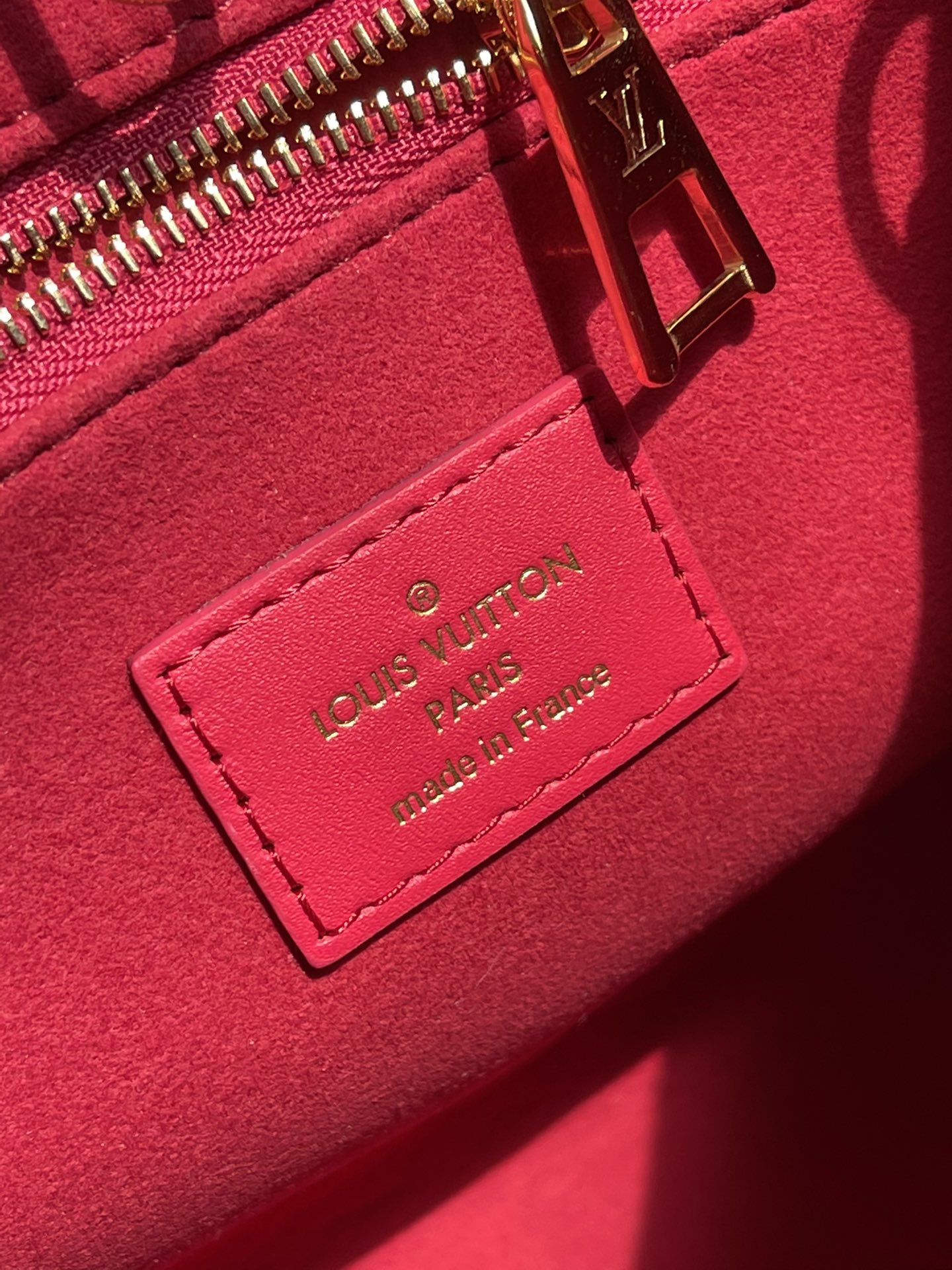 Louis Vuitton OnTheGo PM Tote Bag Monogram Empreinte Rosy For Women, WomenÃƒÂ¢Ã¢â€šÂ¬Ã¢â€žÂ¢s Handbags, Shoulder And Crossbody Bags 9.8in/25cm Louis Vuitton M45660