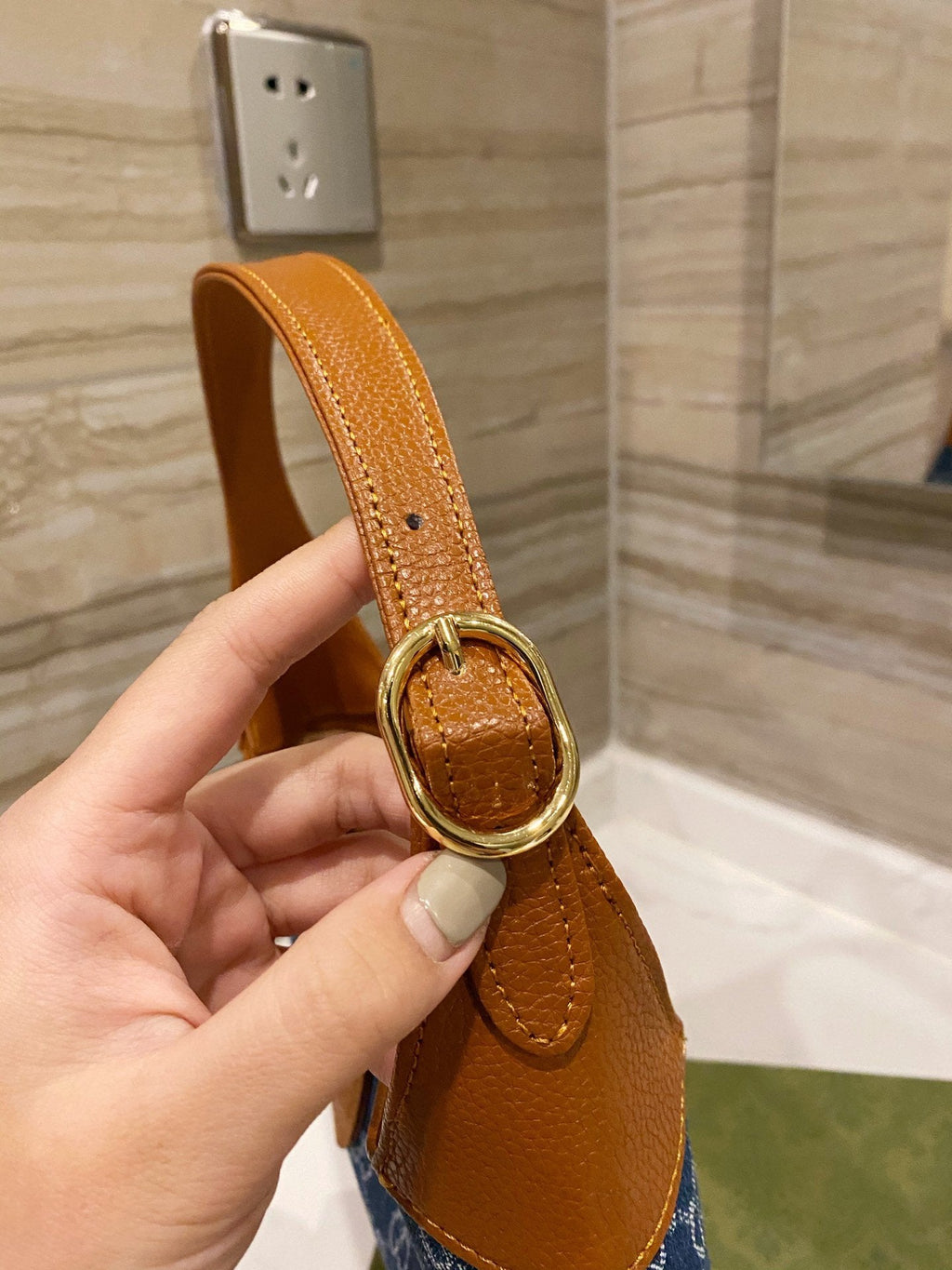 LB - New 1:1 rep  Bags Gucci 220