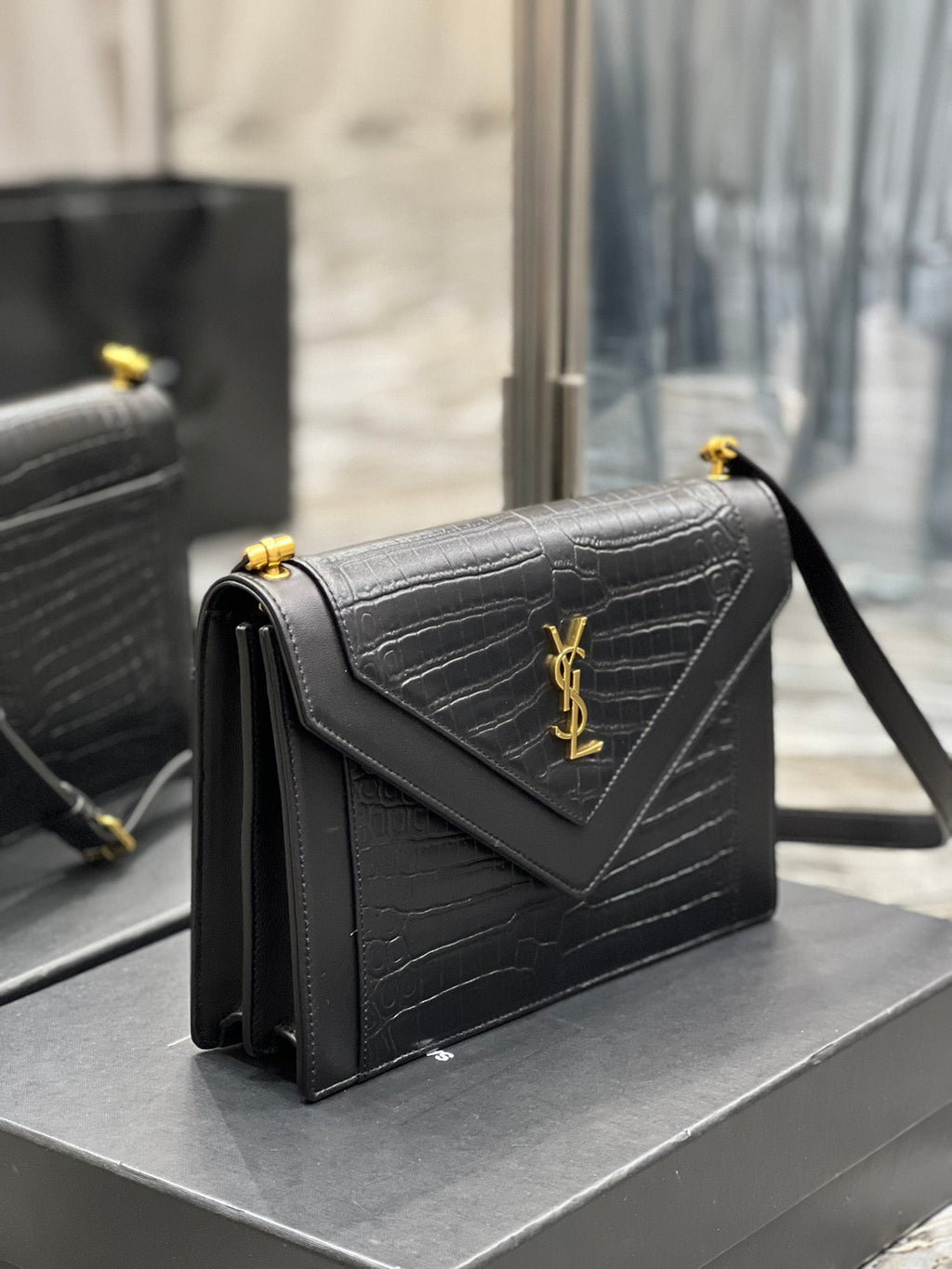 Top Quality Gaby Satchel Bag In Black With Gold Toned Hardware For Women 10.2in/26cm YSl 695724DZEUW1000