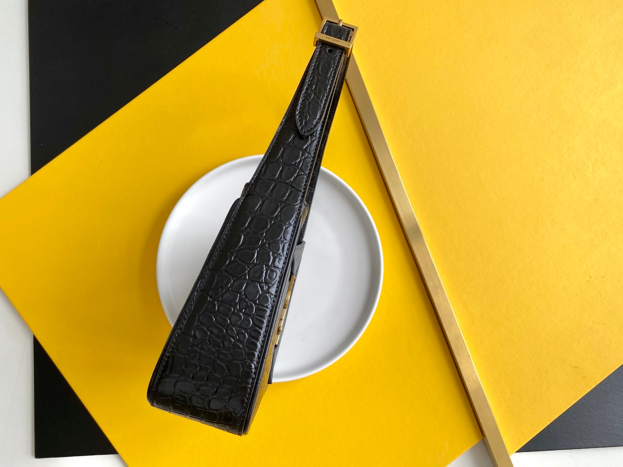 YSSL LE 5 Ã 7 Hobo Bag Black In Embossed Material For Women 9in/23cm YSL 657228DZESW1062