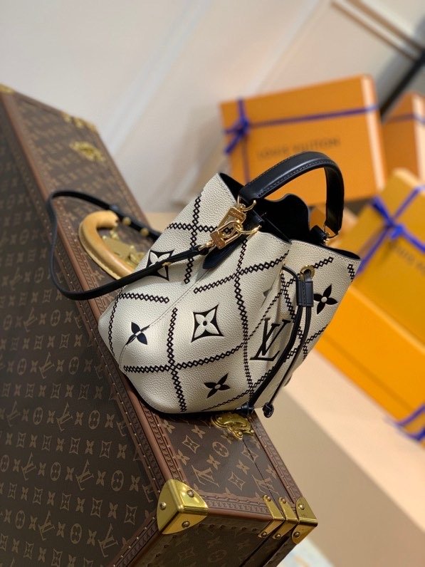 Louis Vuitton NeoNoe Monogram Empreinte For Women,  Shoulder Bags 10.2in/26cm Louis Vuitton M46023