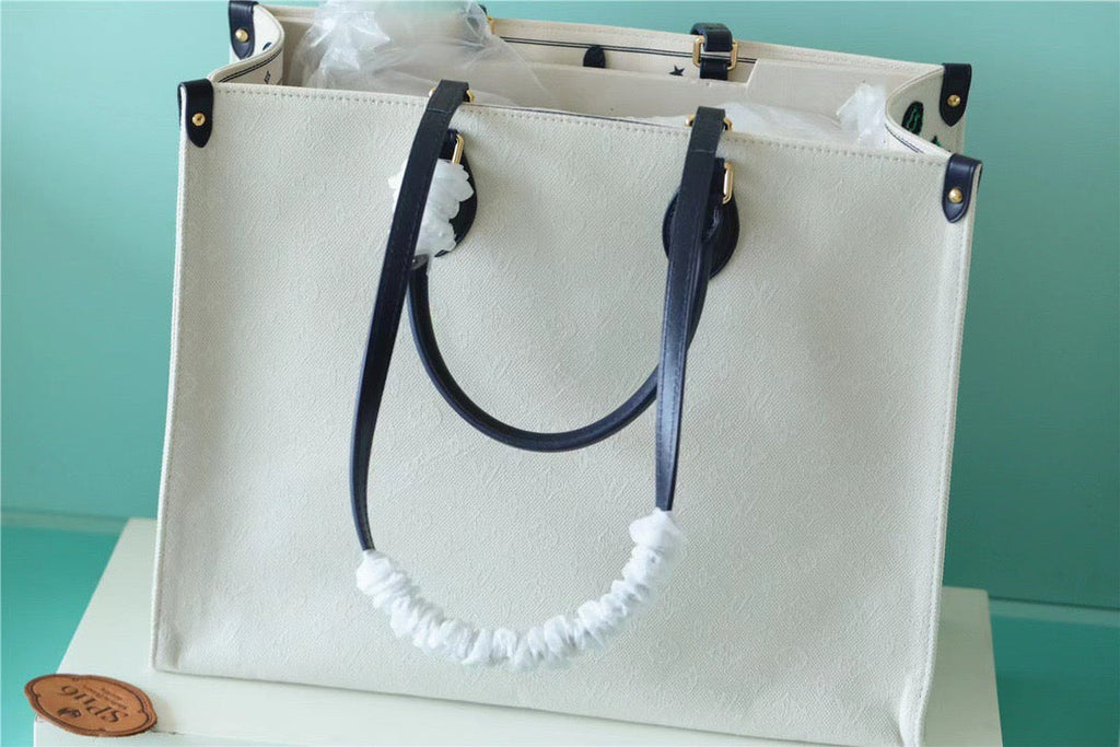 Louis Vuitton Onthego GM Monogram Giant And Rafa White/ Black For Women,  Shoulder And Crossbody Bags 41cm/16.1in Louis VuittonÃƒâ€šÃ‚Â 