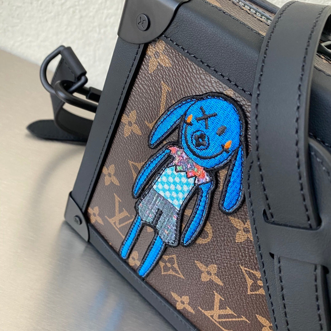 Louis Vuitton Soft Trunk Monogram Canvas For Men, Bags, Shoulder And Crossbody Bags 9.8in/25cm Louis Vuitton M45619