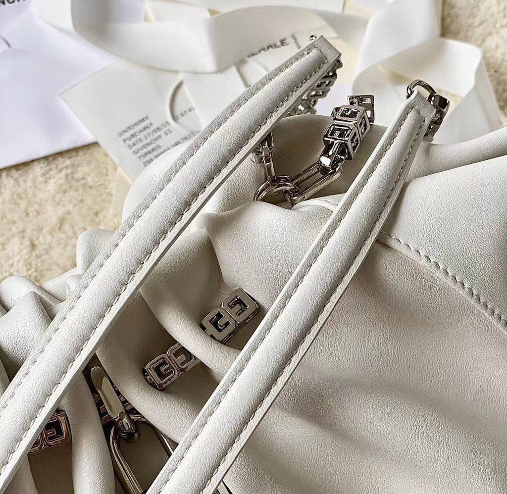 gv Small Kenny Bag Ivory For Women, Handbags, Shoulder Bags 12.6in/32cm GLAMI50MJB1DM-105