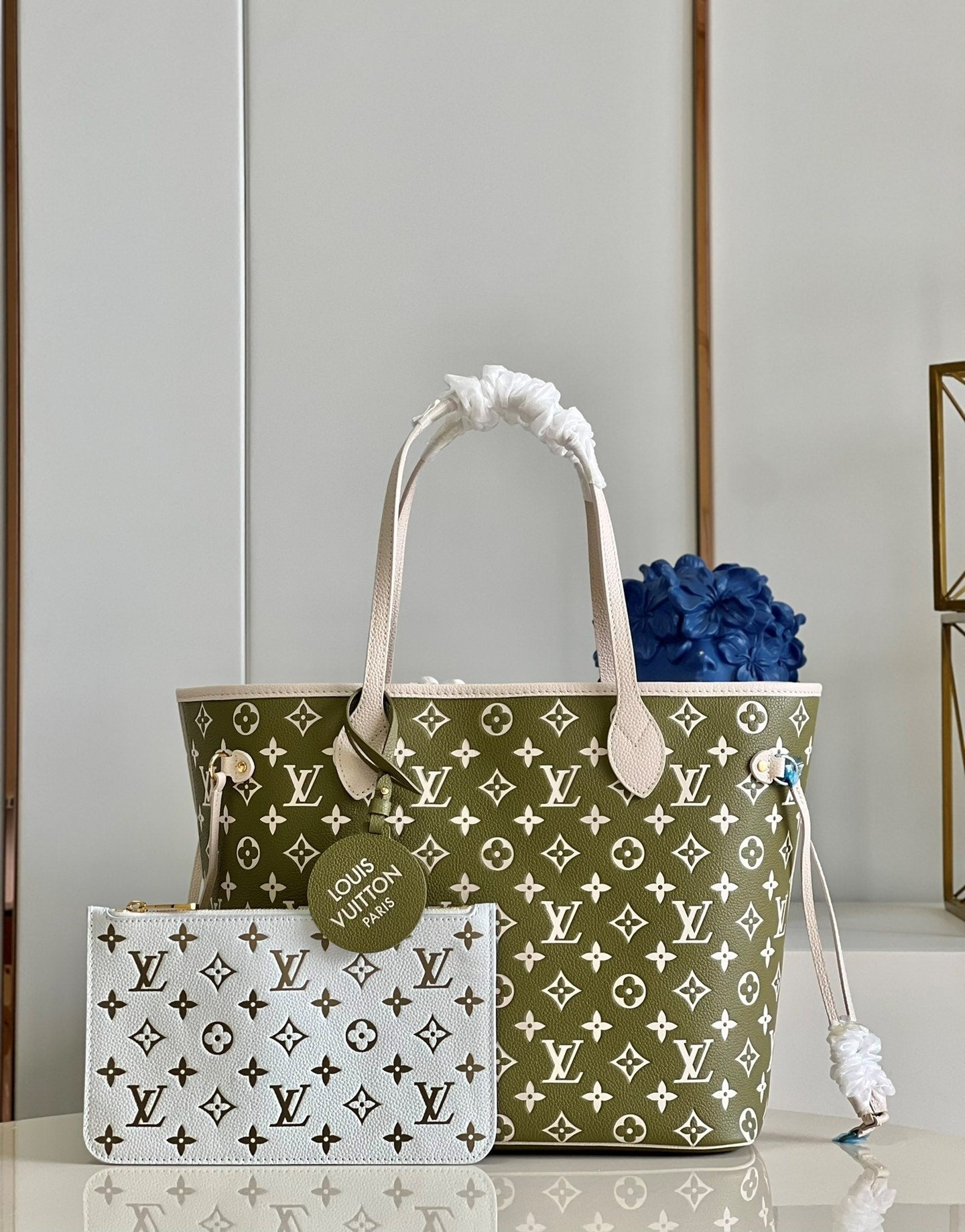 Louis Vuitton Neverfull MM Monogram Empreinte Khaki/Beige For Women,  Tote Bags 12.2in/31cm Louis Vuitton M46102