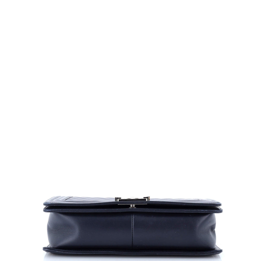 Chanel Boy Flap Bag Chevron Calfskin New Medium
