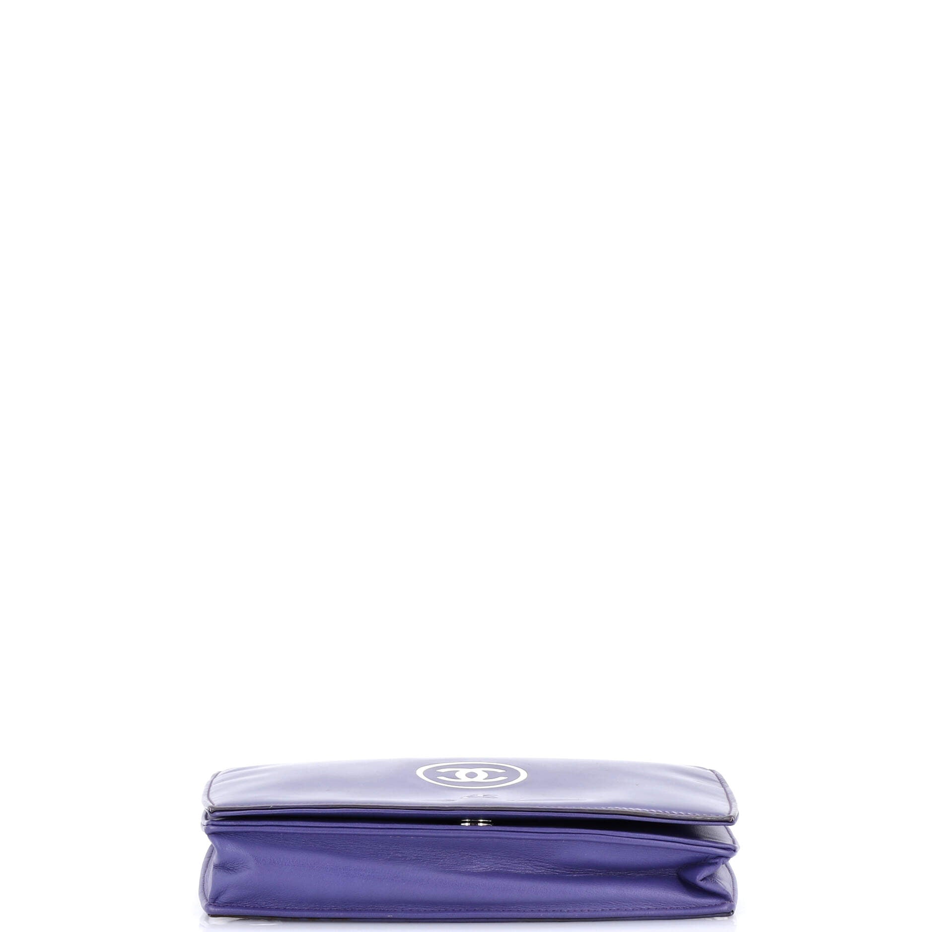 Chanel CC Logo Wallet on Chain