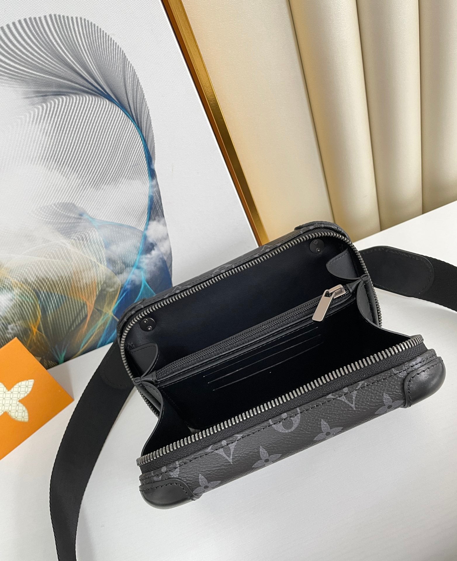 Louis Vuitton Horizon Clutch Monogram Eclipse For Men, Bags, Shoulder And Crossbody Bags 8.3in/21cm Louis Vuitton M45579