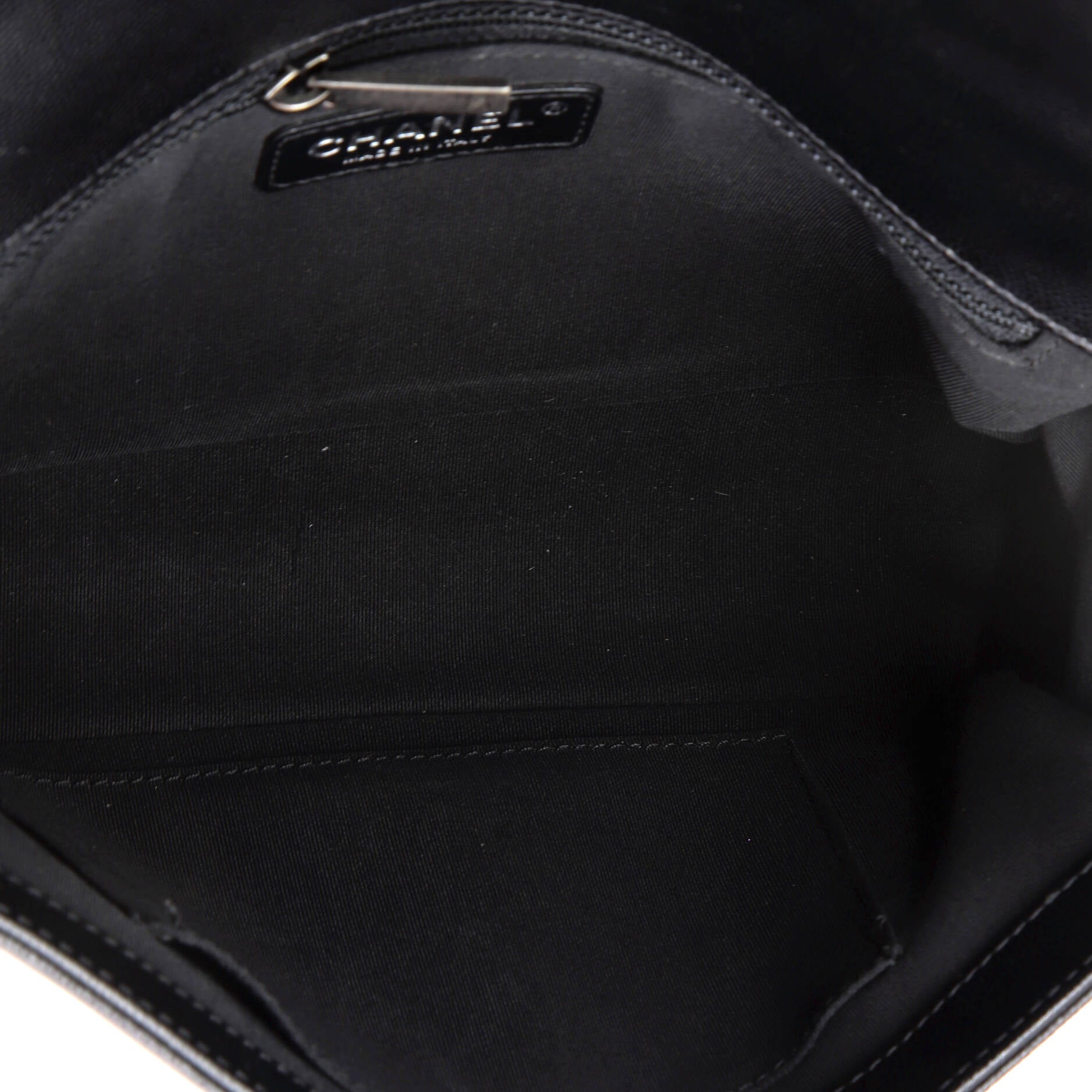 Chanel Boy Flap Bag Quilted Caviar New Medium