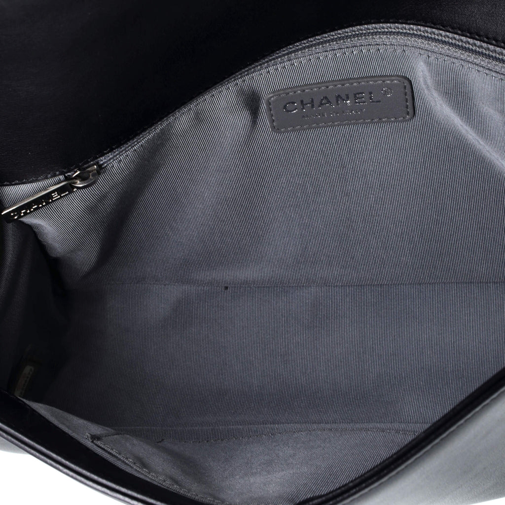 Chanel Boy Flap Bag Chevron Calfskin New Medium