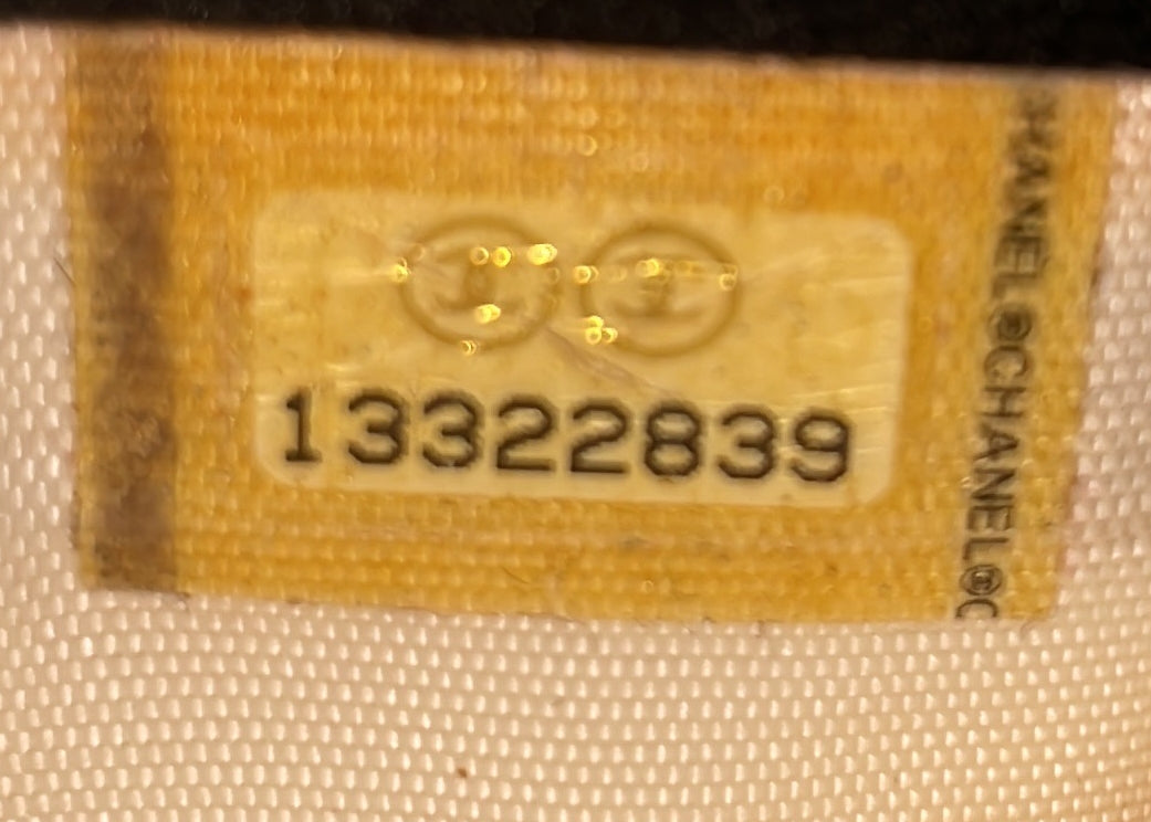 Chanel CC Bow Button Card Holder Micro Quilted Lambskin