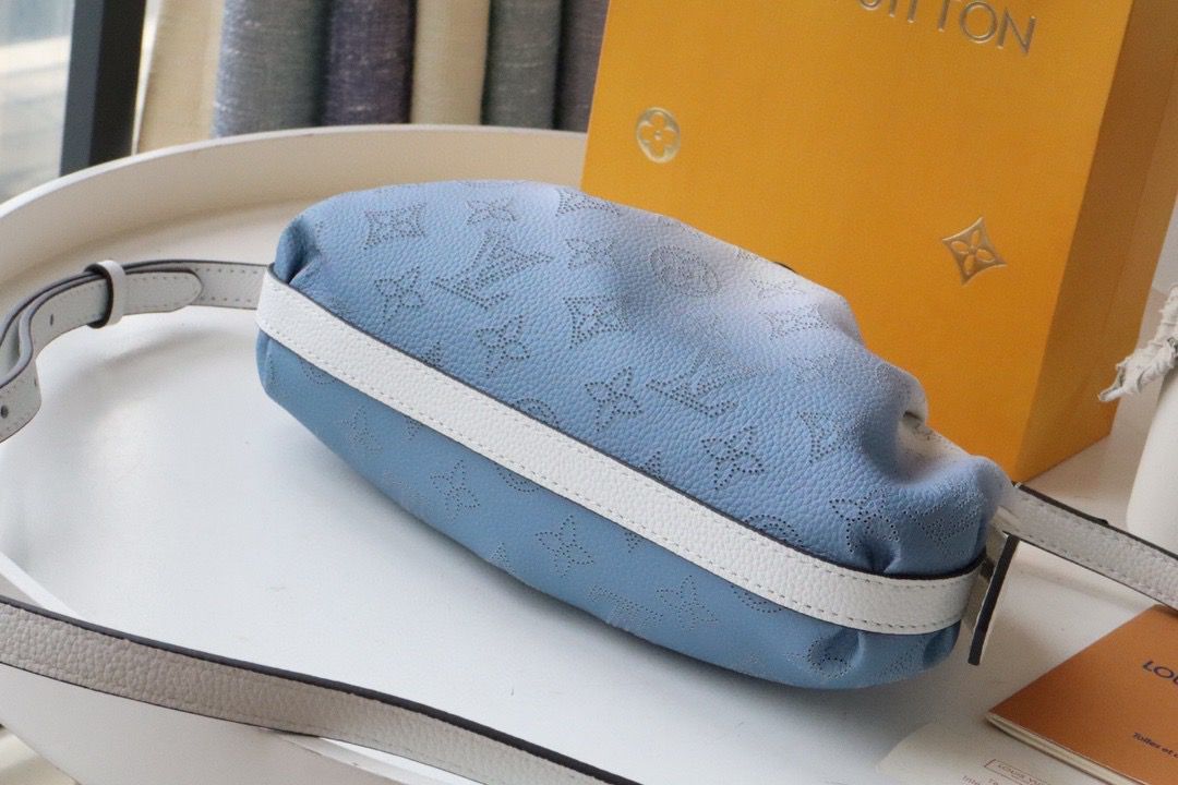 Louis Vuitton Scala Mini Pouch Mahina Gradient Blue For Women, Women’s Bags, Shoulder And Crossbody Bags 9.1in/23cm Louis Vuitton M80497