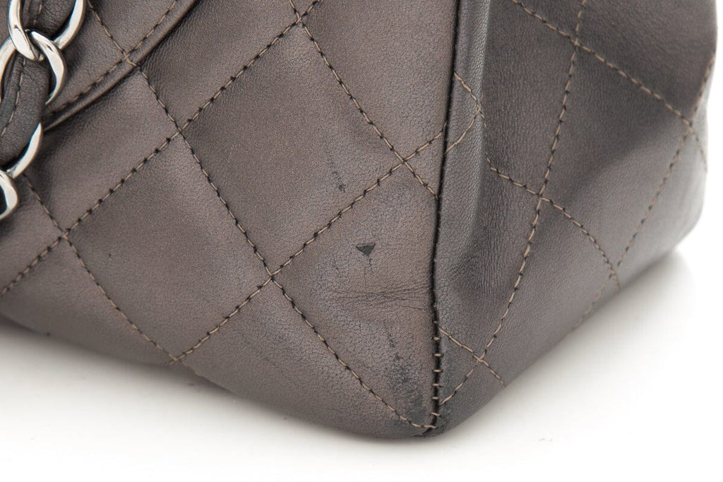 Chanel 2009-2010 Maxi Classic Flap Gunmetal Quilted Lambskin Handbag W SiLouis Vuittoner HW