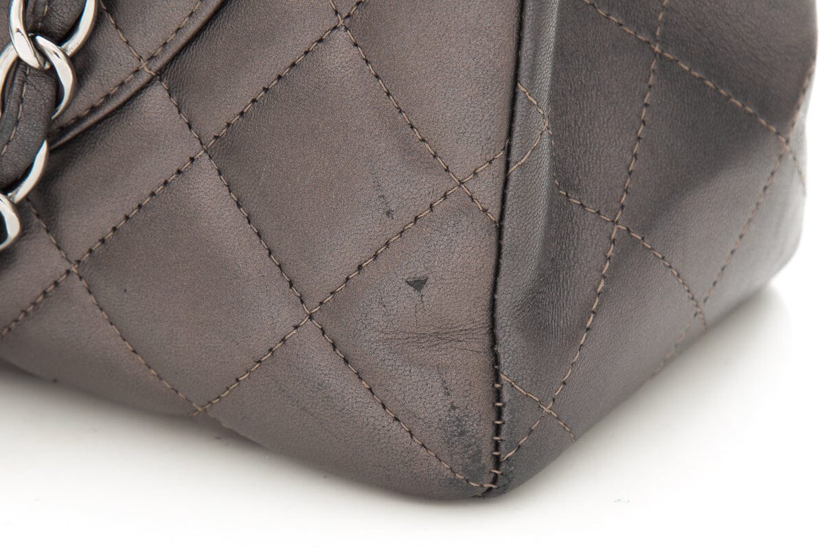 Chanel 2009-2010 Maxi Classic Flap Gunmetal Quilted Lambskin Handbag W SiLouis Vuittoner HW