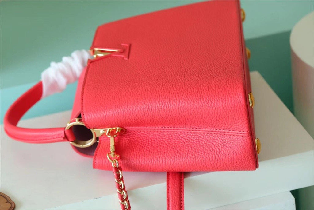 Louis Vuitton Capucines MM Taurillon Red For Women, WomenÃƒÂ¢Ã¢â€šÂ¬Ã¢â€žÂ¢s Bags, Shoulder And Crossbody Bags 12.4in/31.5cm Louis VuittonÃƒâ€šÃ‚Â 