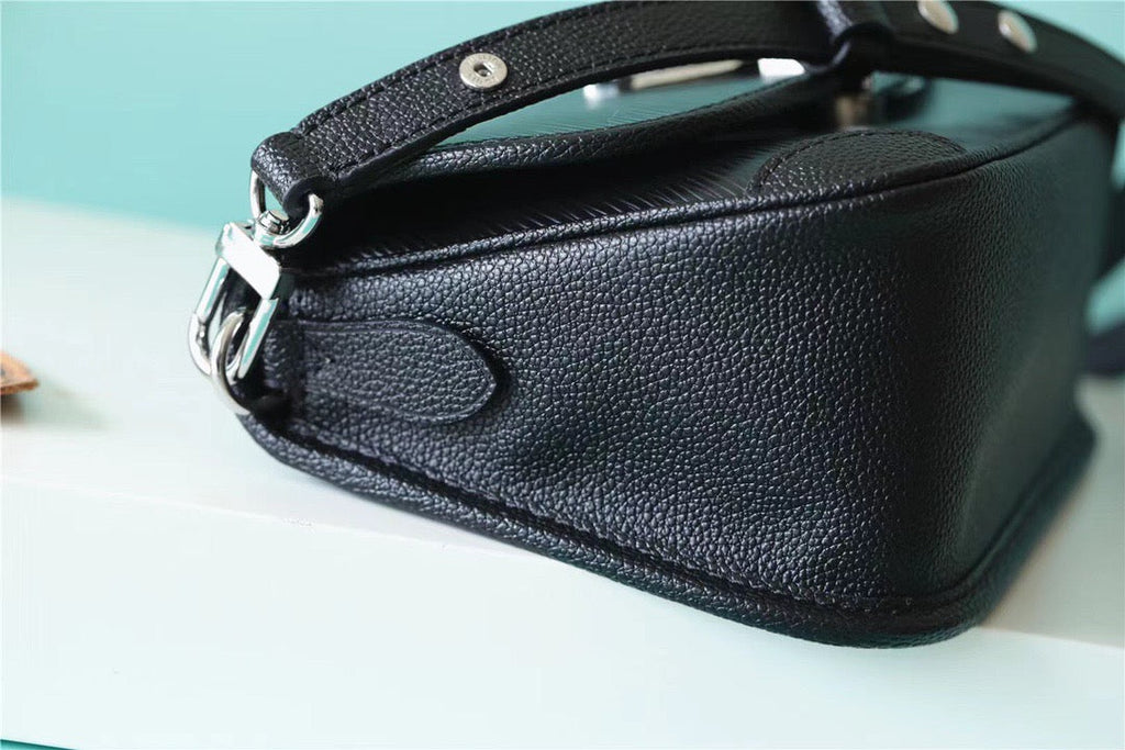Louis Vuitton Buci Epi Black For Women,  Shoulder And Crossbody Bags 24.5cm/9.6in Louis Vuitton M59386