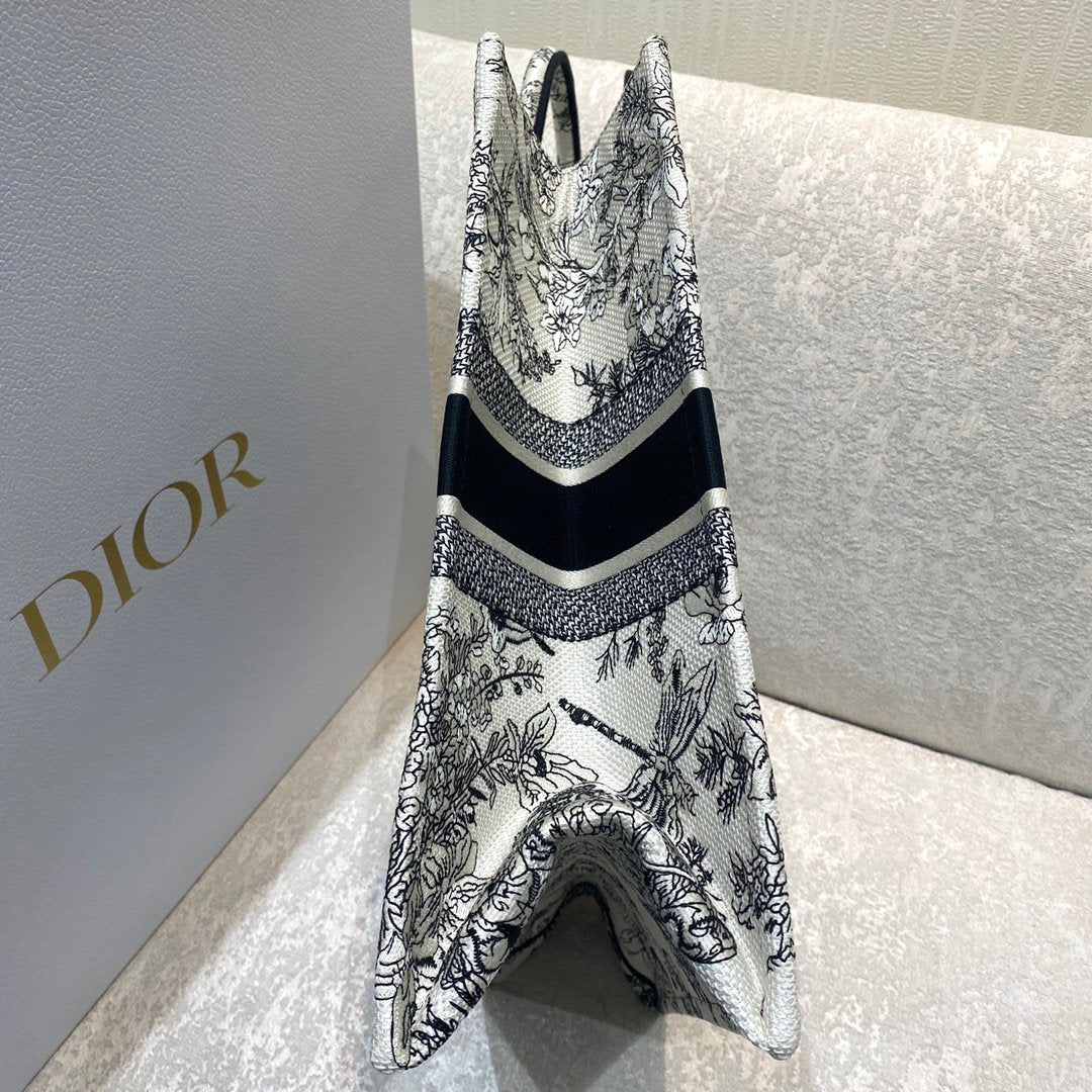 Dior MeDiorum Book Tote Blue Toile de Jouy Flowers Embroidery, Blue, For Women Women’s Handbags, Shoulder Bags, 42cm CD M1286ZTQW_M808