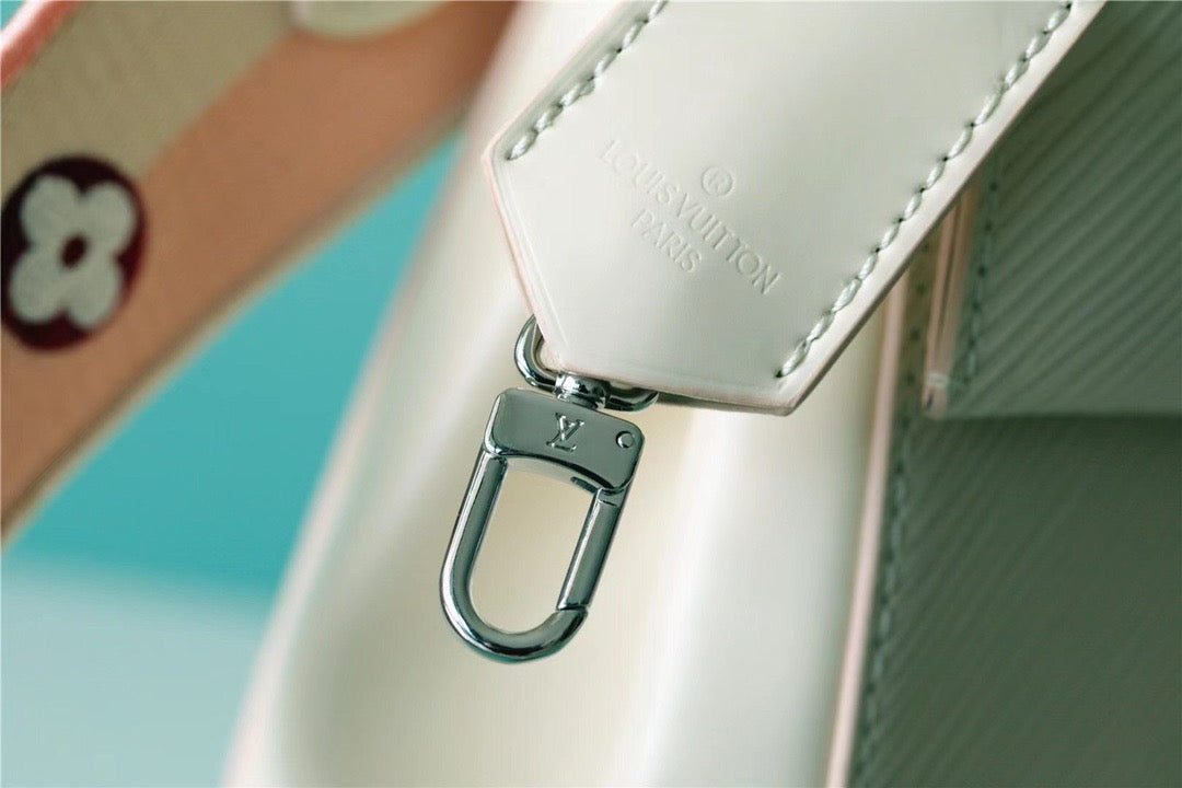 Louis Vuitton Cluny Mini Epi Quartz For Women,  Shoulder And Crossbody Bags 20cm/7.9in Louis Vuitton M58928