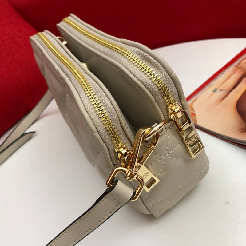 Barnes-Bags - Prada Bags - 847