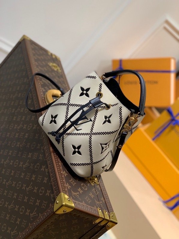 Louis Vuitton NeoNoe Monogram Empreinte For Women,  Shoulder Bags 10.2in/26cm Louis Vuitton M46023
